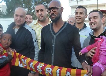 Nicolas Anelka au NA Hussein Dey 13