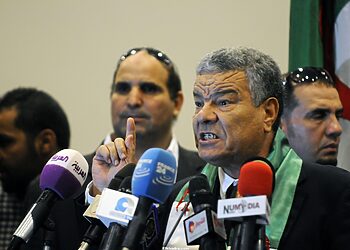 Saâdani dit non à l’initiative de Mokri : « le FLN refuse de jouer le rôle du facteur » 11
