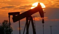 Le pétrole termine la semaine en hausse porté par des signes d'un recul de la production 4 Le pétrole termine la semaine en hausse porté par des signes d'un recul de la production 4