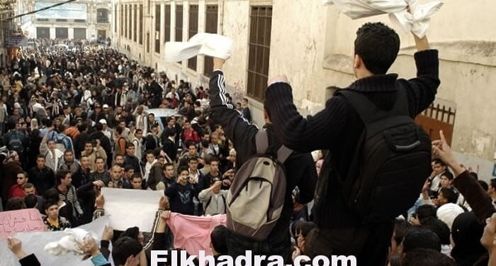 تلاميذ ”الباك” يؤسسون ”نقابة” ويهددون بالشارع.. 1