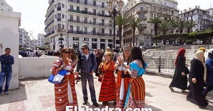 Alger : Superbe festival de couleurs des robes berbères ! 1
