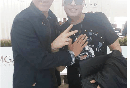 هجوم عنيف ضد دراجي بسبب صورة له مع المغني هواري منار المعروف بجدله 1