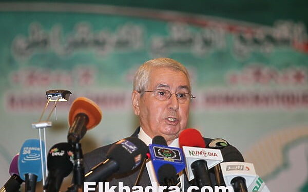 استقالة بن صالح من الأمانة العامة للأرندي 1