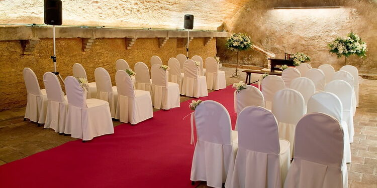 Célébration des mariages : faire la fête dans une salle bon gré malgré 1