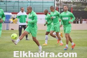Feghouli-entrainement-verts-algerie-sidi-moussa