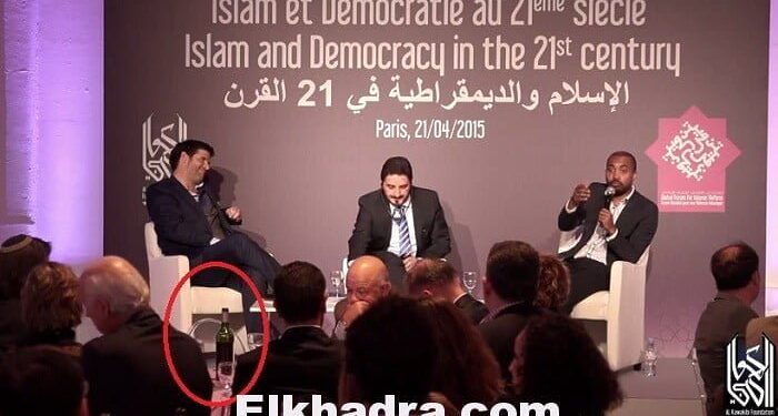 Vin rouge sur les tables pour le dîner de lancement de la réforme de l’islam de Bajrafil et Marquardt 1