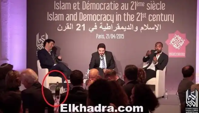 Vin rouge sur les tables pour le dîner de lancement de la réforme de l’islam de Bajrafil et Marquardt