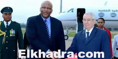 Arrivée du Roi du Lesotho Letsie III à Alger pour une visite d’Etat