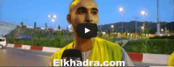 شاهد بالفيديو: شباب متطوّعون يوزّعون وجبات افطار خفيفة على مستعملي الطريق في تيزي وزو 1