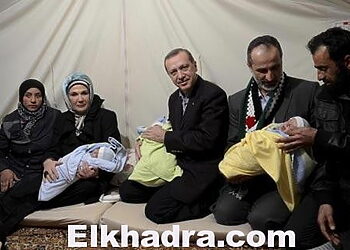 بالصور.. أردوغان يتناول الإفطار مع اللاجئين السوريين 1