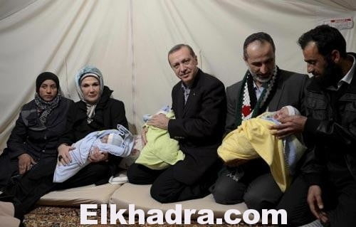بالصور.. أردوغان يتناول الإفطار مع اللاجئين السوريين 1