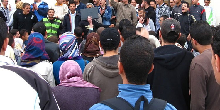 كمبيوتر محمول وإنترنت لكلّ طالب وتقليص الحجم الساعي للدراسة 1