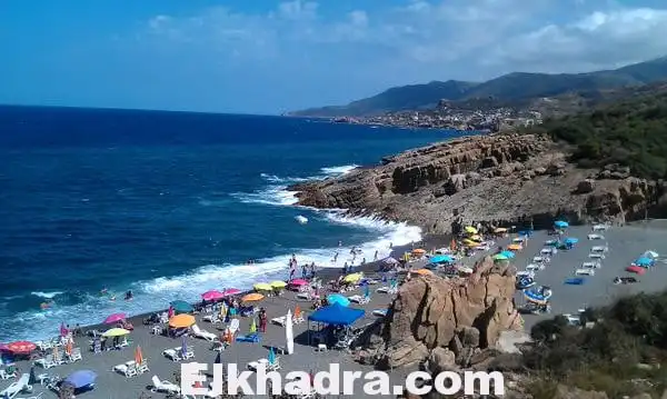 مصالح الدرك الوطني تداهم الشواطئ و تحجز الكرسي والمظلات الشمسية