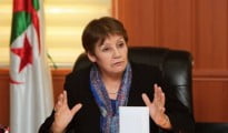 Nouria Benghabrit : l'enseignement de Tamazight sera élargi à 10 autres wilayas et bénéficiera de 300 nouveaux postes budgétaires 25 Nouria Benghabrit : l'enseignement de Tamazight sera élargi à 10 autres wilayas et bénéficiera de 300 nouveaux postes budgétaires 25