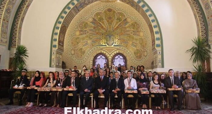 سلال يكرم المتفوقين في شهادة البكالوريا دورة جوان 2015 1