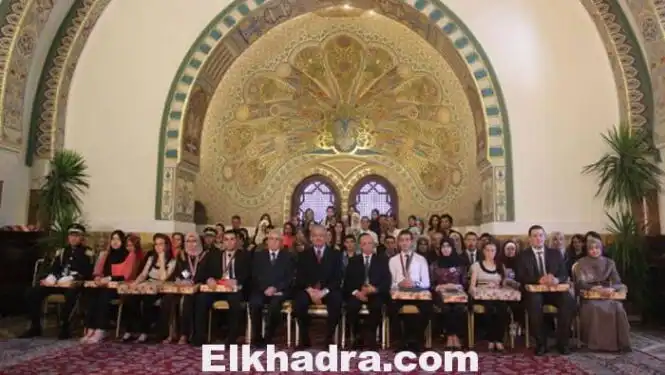 سلال يكرم المتفوقين في شهادة البكالوريا دورة جوان 2015