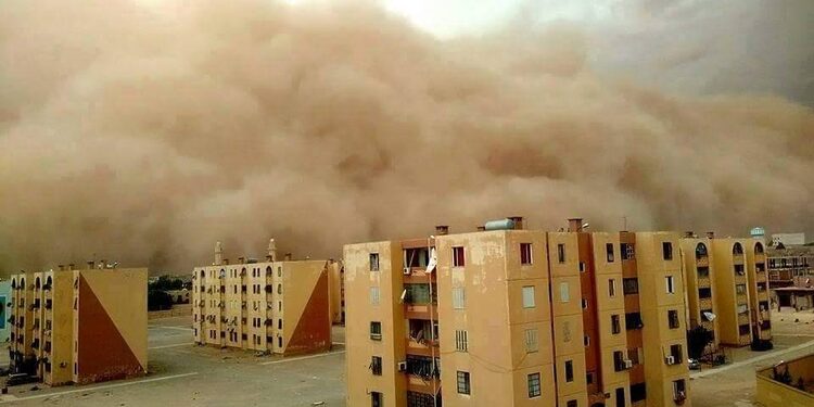 بالصور عاصفة رملية تجتاح مدينة حاسي بحبح في الجلفة 1