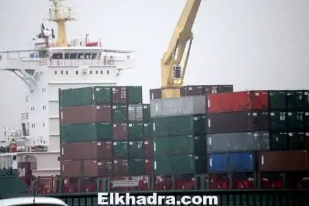 الجزائر توقف استيراد الألبسة من الصين!