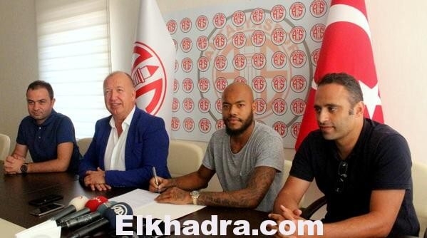 Le gardien algérien Raïs M'Bolhi a signé en Turquie, à Antalyaspor 1