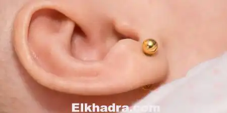 Percer les oreilles de bébé : quels sont les risques pour sa santé ?