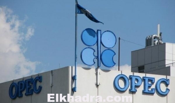 Le pétrole baisse de 1,07 dollar, plus bas niveau depuis 6 ans 1