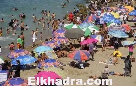 فايسبوكيون ينشرون صورا « فاضحة » لفتيات بلباس البحر