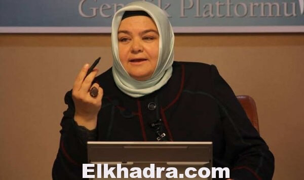 آيشان غورجان أول وزيرة محجبة في تاريخ الجمهورية التركية 1