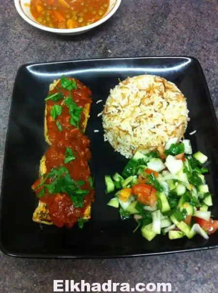 Poisson smocked coodck a litalien with tomato sauce