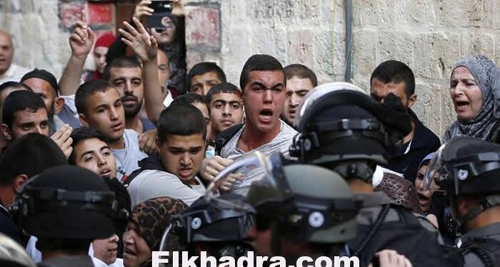 إصابة 26 فلسطيني جراء مواجهات مع القوات الإسرائلية في المسجد الاقصى 1