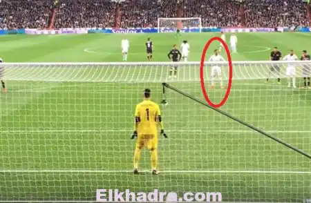شاهد .. حينما يضيع كريستيانو رونالدو ركلة جزاء ويكسر هاتف مشجع