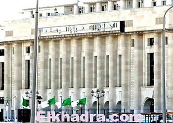 La nationalité algérienne "exclusive" pour les postulants aux postes "sensibles" de l'Etat 1 La nationalité algérienne "exclusive" pour les postulants aux postes "sensibles" de l'Etat 1