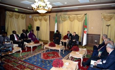 Le président Bouteflika reçoit le vice-président du Nigeria 1