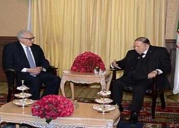 Le président Bouteflika reçoit le diplomate algérien Lakhdar Brahimi 5