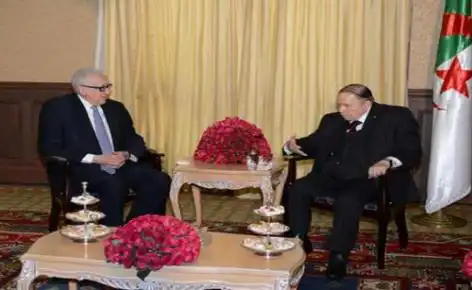 Le président Bouteflika reçoit le diplomate algérien Lakhdar Brahimi
