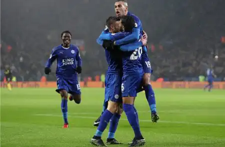 Angleterre : Slimani double passeur en 3 minutes !