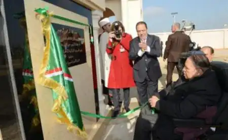 Le Président Bouteflika inaugure la nouvelle ligne ferroviaire Birtouta-Zeralda et la nouvelle ville de Sidi Abdellah
