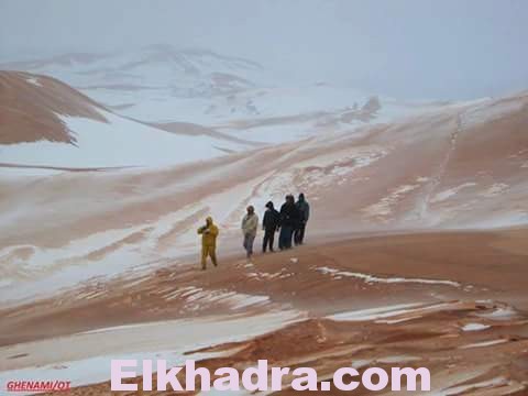 بالصور .. الثلوج تغطي صحراء الجزائر 4