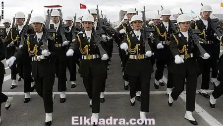 الجيش التركي يسمح لعناصره بارتداء الحجاب