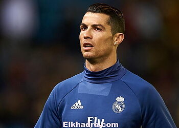 VILLARREAL, SPAIN - FEBRUARY 26:  Cristiano Ronaldo of Real Madrid looks on during the warm up prior the La Liga match between Villarreal CF and Real Madrid at Estadio de la Ceramica on February 26, 2017 in Villarreal, Spain.  (Photo by Fotopress/Getty Images)