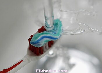 SCHWELM, GERMANY - JANUARY 10:  Water pours onto a toothbrush with toothpaste on January 10, 2007 in Schwelm, Germany.  (Photo Illustration by Christof Koepsel/Getty Images)