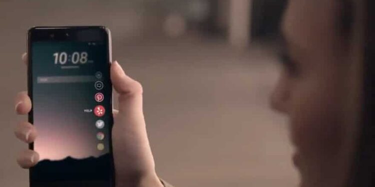HTC U هاتف ذكي بإطار جانبي مزود بحساسات 1