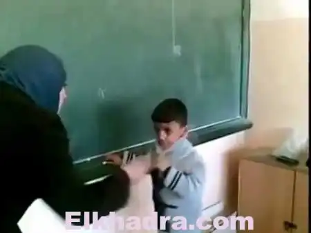 أستاذة تلكم تلميذا لتشاجره مع قريبها بإكمالية في العاصمة