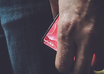 Le smartphone d’Andy Rubin intègrera un écran sans bordure 3