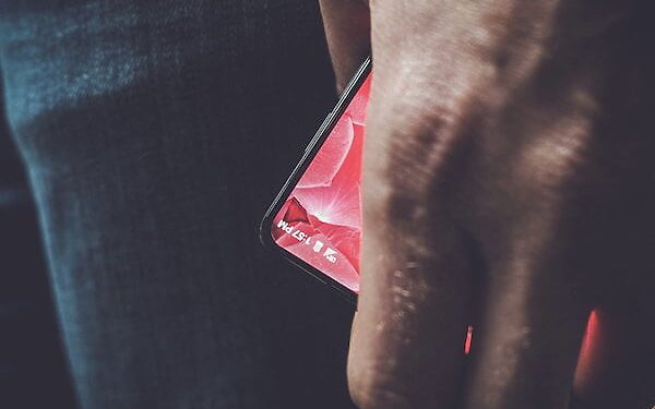 Le smartphone d’Andy Rubin intègrera un écran sans bordure 1