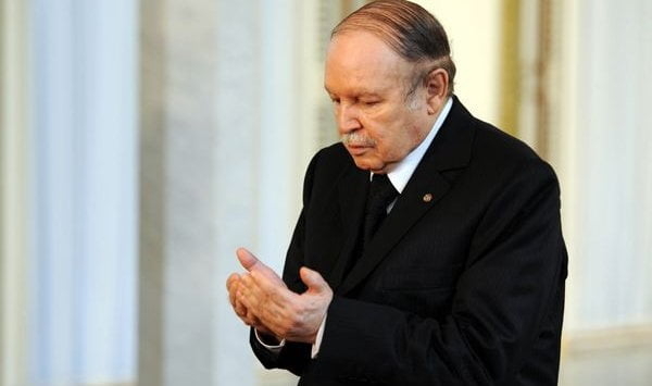 Le président Bouteflika rend hommage à la moudjahida Fatima Ouzegane 1