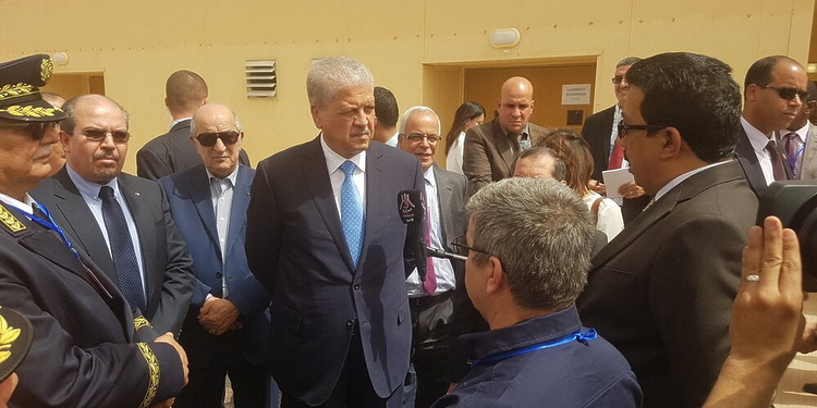 Abdelmalek Sellal inaugure des réalisations socio-économiques au niveau de la wilaya déléguée d’In-Salah 1