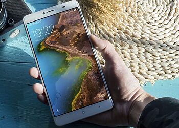 LES 5 MEILLEURS SMARTPHONES A MOINS DE 30 000 DA 9