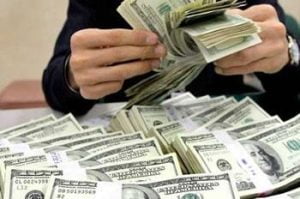 PRÈS DE 8 MILLIARDS DE DOLLARS DE CONTRATS SIGNÉS EN MOINS D'UN AN L'Algérie défie la crise 2