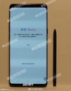 Le Galaxy Note 8 s'affiche en photo 2