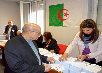 LÉGISLATIVES : INDEMNITÉS DU TRAVAIL AUX CENTRES DE VOTE Les jeunes fort intéressés 4